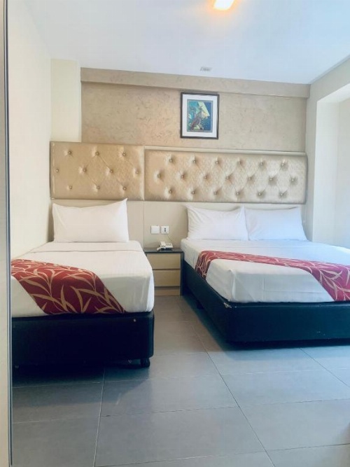 Sandpiper Hotel image 11